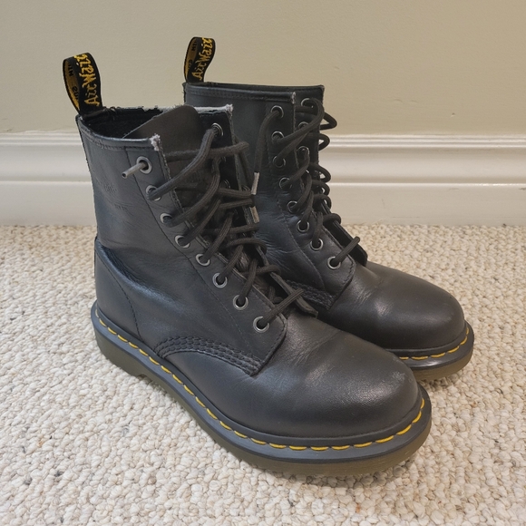DR. MARTENS 1460 LACE UP COMBAT BLACK LEATHER BOOTS Women Size 7 - Picture 6 of 16